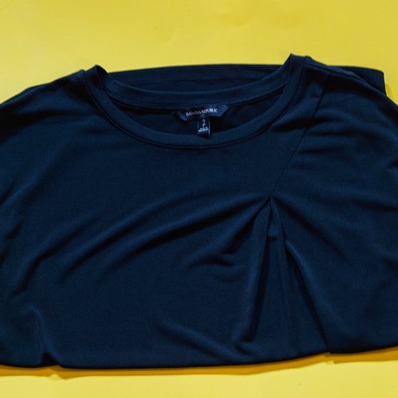 Banana Republic Black Sleeveless Top - Picture 4 of 7